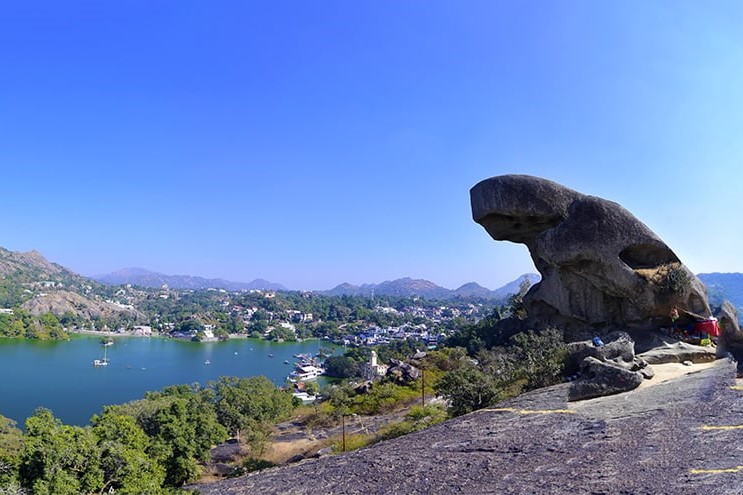 aadmin/media/imagephoto/678566147_mount abu1.jpg